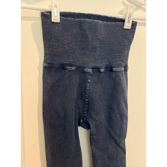 Free People Movement Ultra High Waisted Leggings – Size XS/S – Vintage - Picture 2 of 5